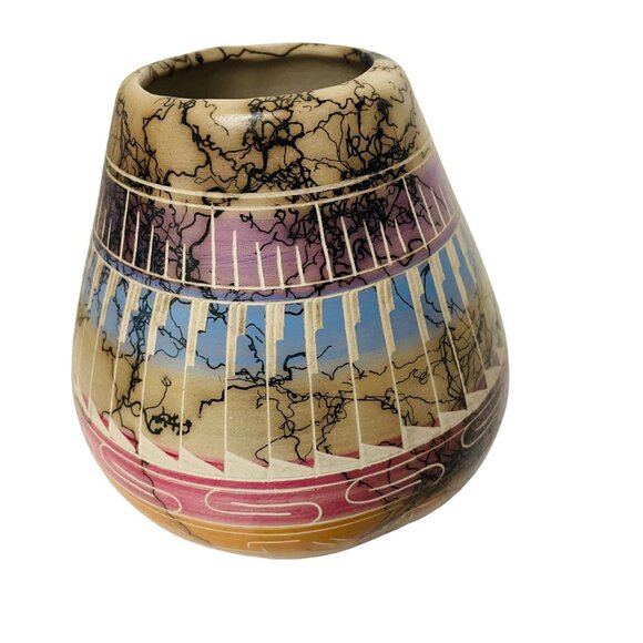 Handcrafted Navajo Pottery Vase Signed VT 4.5" Colorful Southwestern Decor VT Nu - Picture 8 of 8